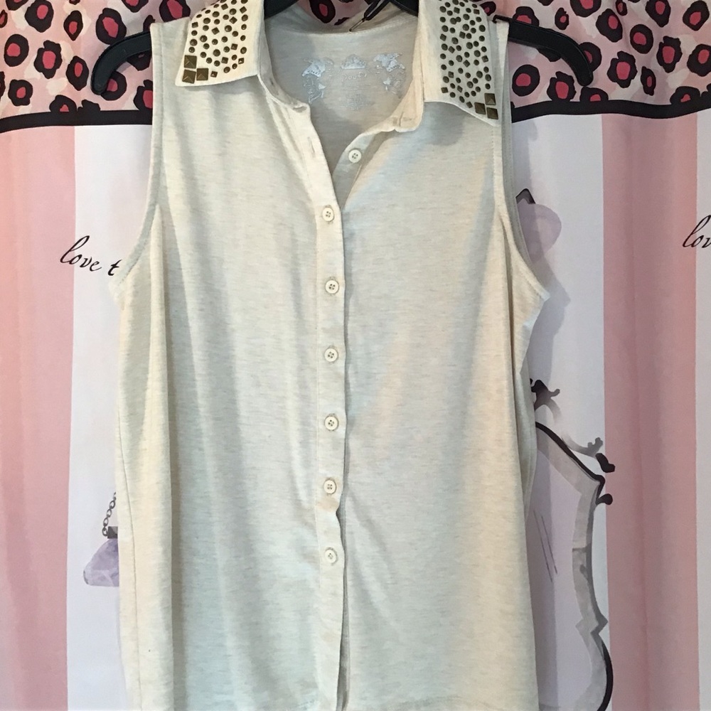 Cream 🛍Sleeveless Button Down Studded Top